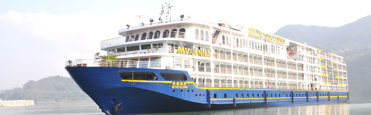 Century's Yangtze Voyager: 4-Day Downstream Symphony