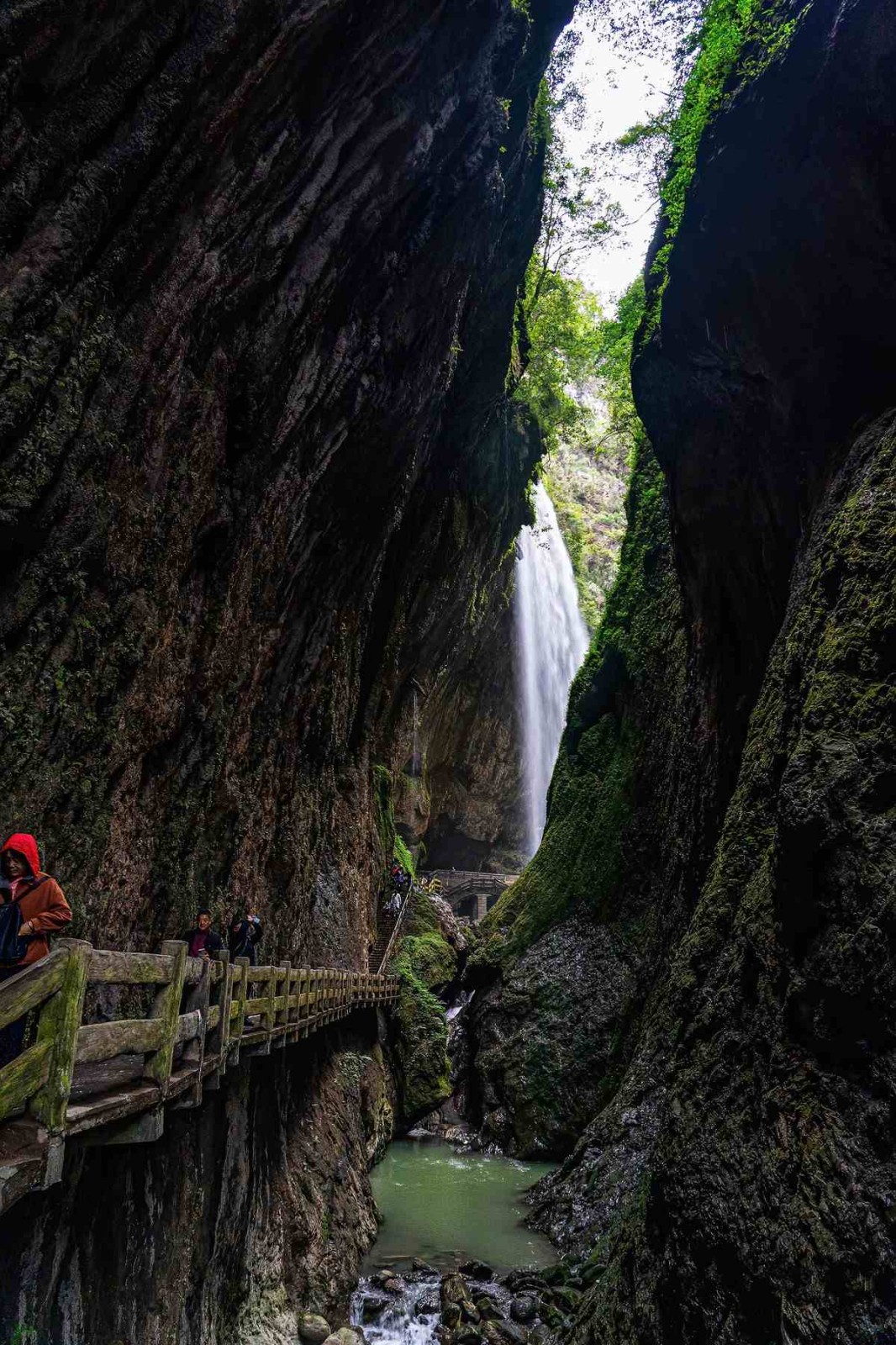 Longshuixia Fissure Gorge