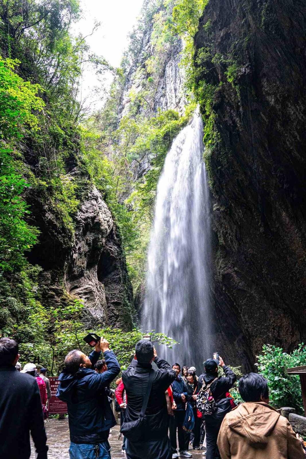Longshuixia Fissure Gorge