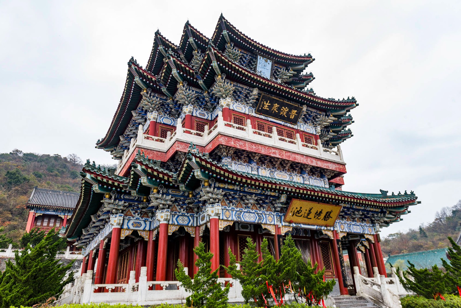 Tianmen Temple in Tianmen Mountain