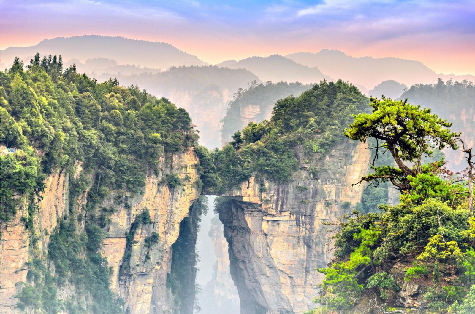 the No. 1 Bridge under the Heaven
